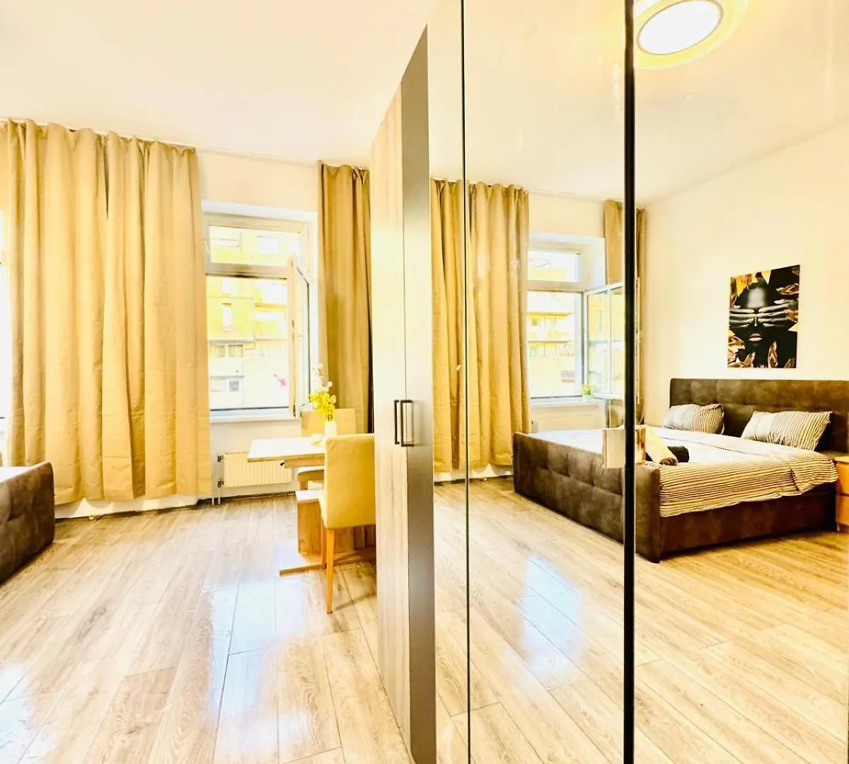 Comfy 3Br In A Shared Apt, 10Min To Fac Platz Vienna 0*,  Austria